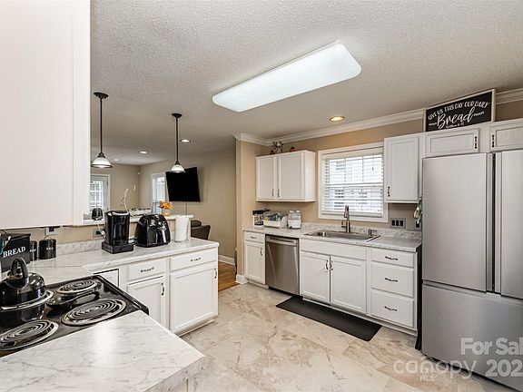 5th image of 2040 Brantley Creek Dr