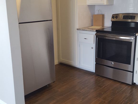 5th image of 2660 E 19th St APT 4