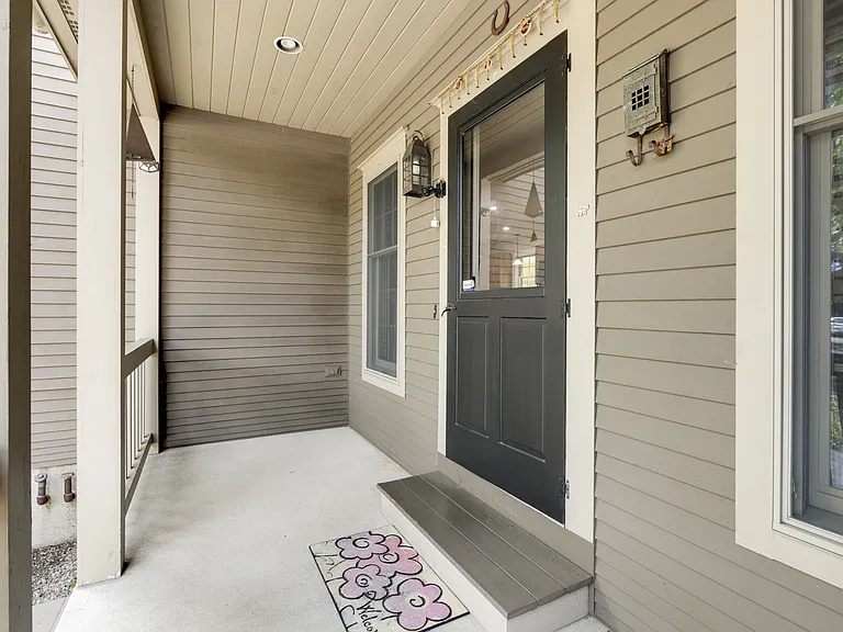 13 Andrew Ave — Photo 70