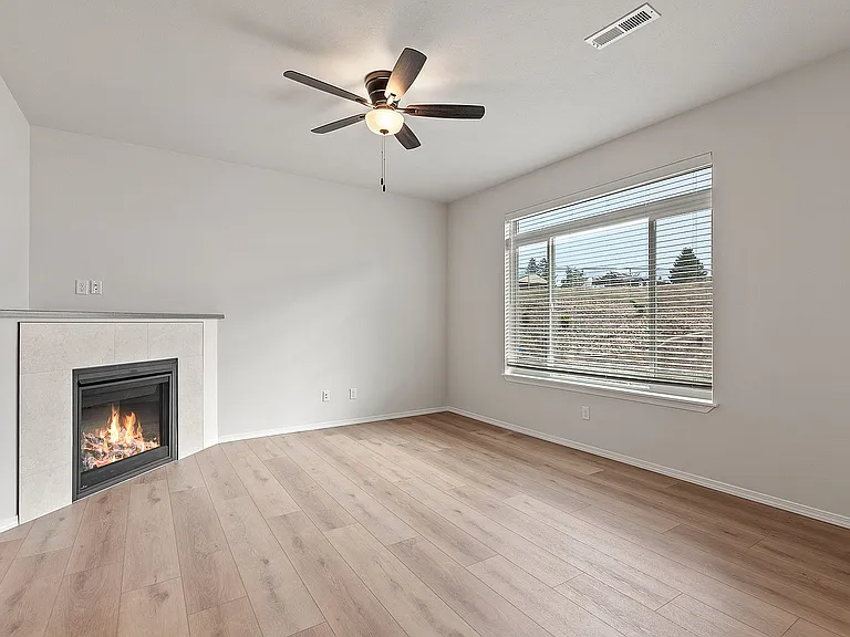 4315KayleeLn-3