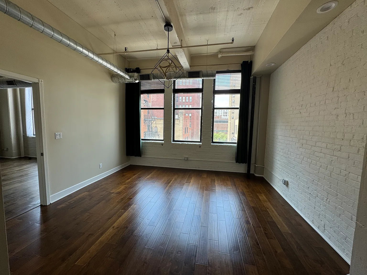 1 bed, 850 sqft, $1,749 — Photo 4