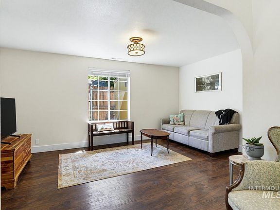 4th image of 2713 W Hazel St