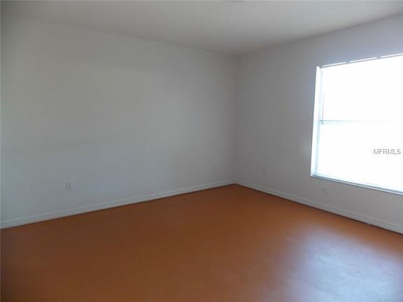 5th image of 2125 14th Ave S