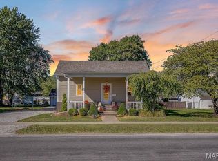 311 S Hibbard St, Staunton, IL 62088