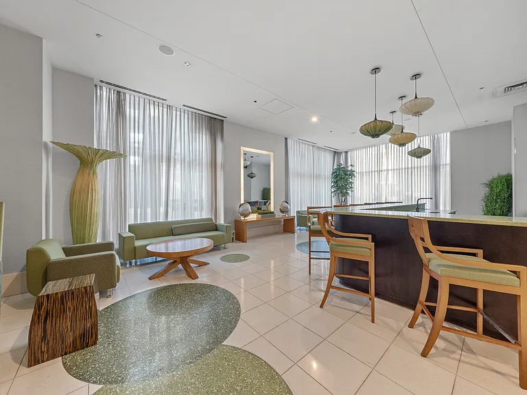 125 S Green St #1002A — Photo 15