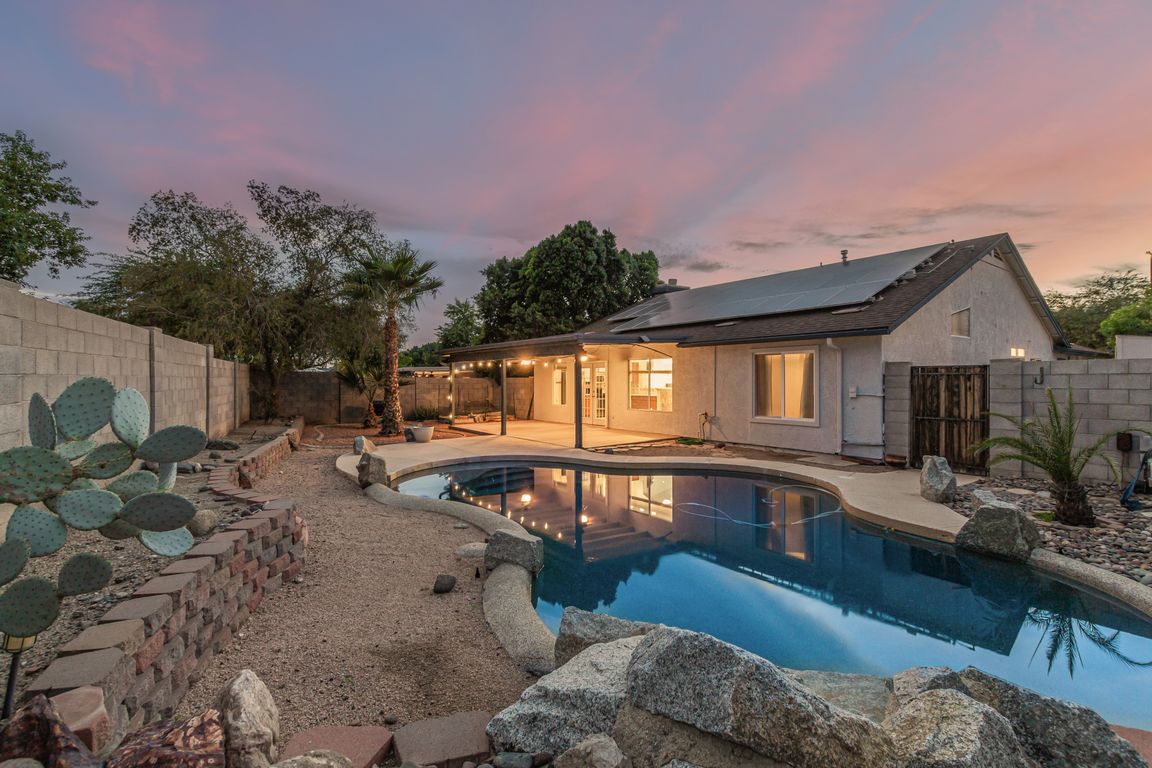 next background image