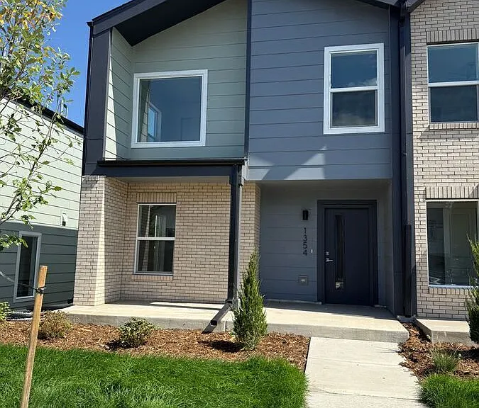 Akron Townhomes — Photo 27