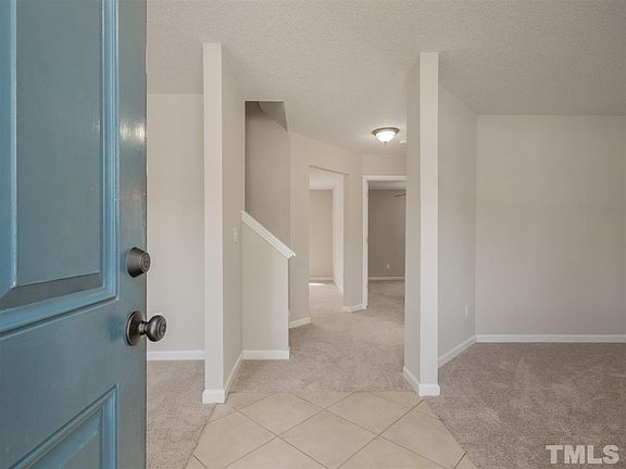 4th image of 412 Woodchase Green Dr