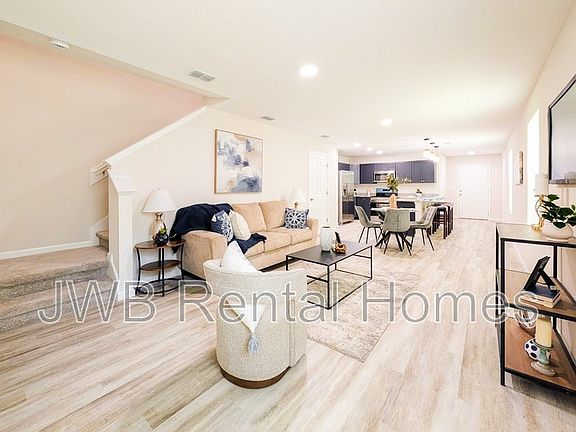 4th image of 1284 Pangola Dr