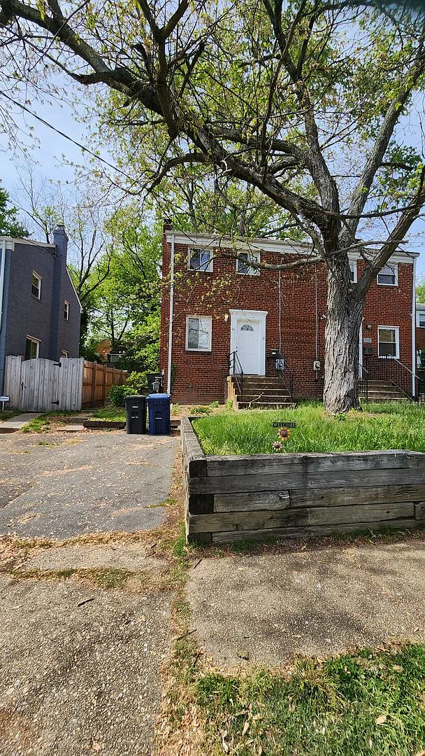 Great Alexandria Location — Photo 1