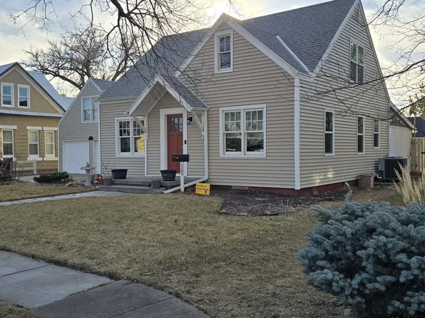 1309 Meridian Ave, Cozad, NE 69130