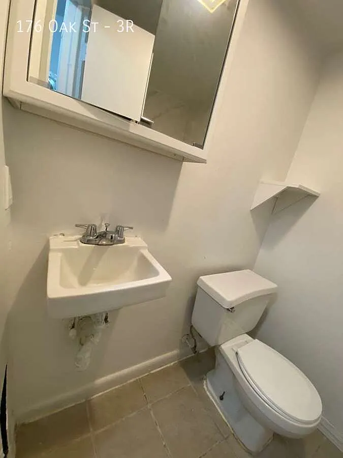 3 bed, $2,700 — Photo 3