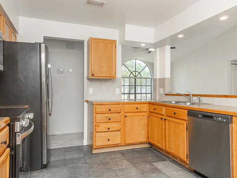 2254 Matthew Cir — Photo 8