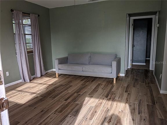 3rd image of 396 Copperfield Rd