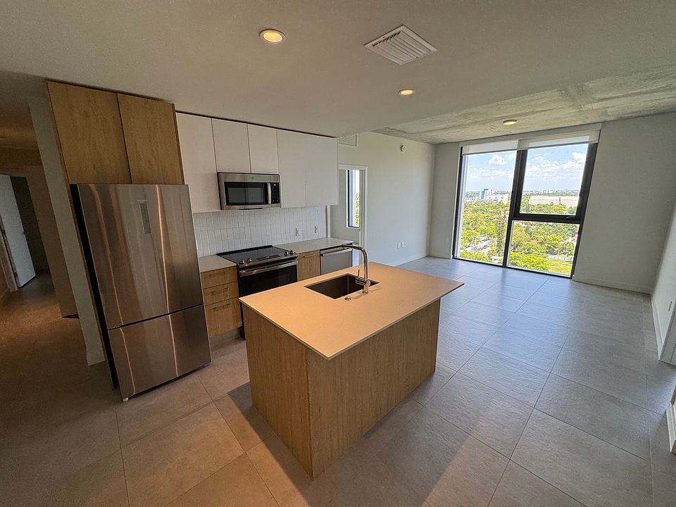 Split Floorplan Separate Bedrooms