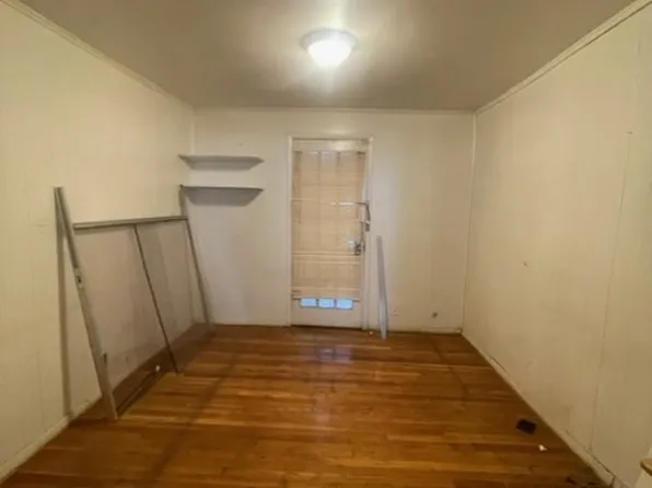 438 Jefferson Avenue image 5 of 12