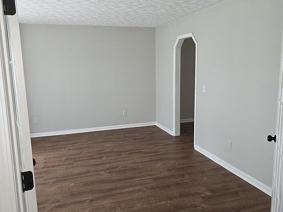 2nd image of 305 Perdue Ln
