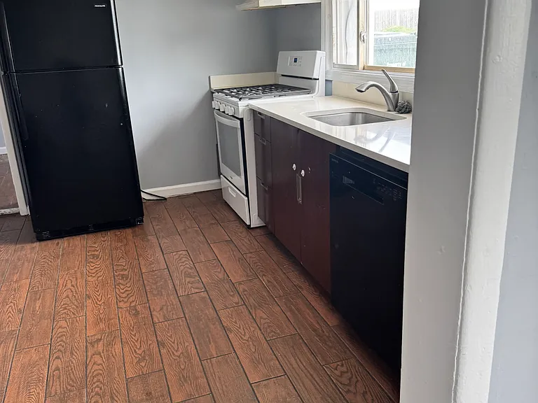 482 New Brunswick Ave #1 — Photo 4