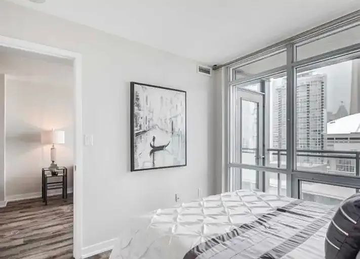 15 Fort York Blvd #1508 — Photo 3