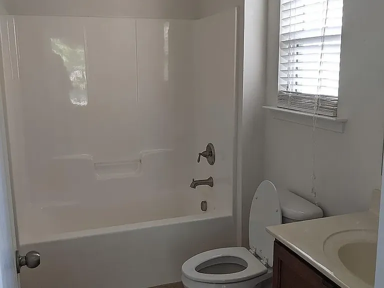 3409 Bidwell Ave — Photo 17