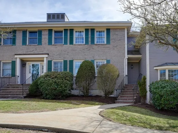 501 Lexington St APT 101, Waltham, MA 02452