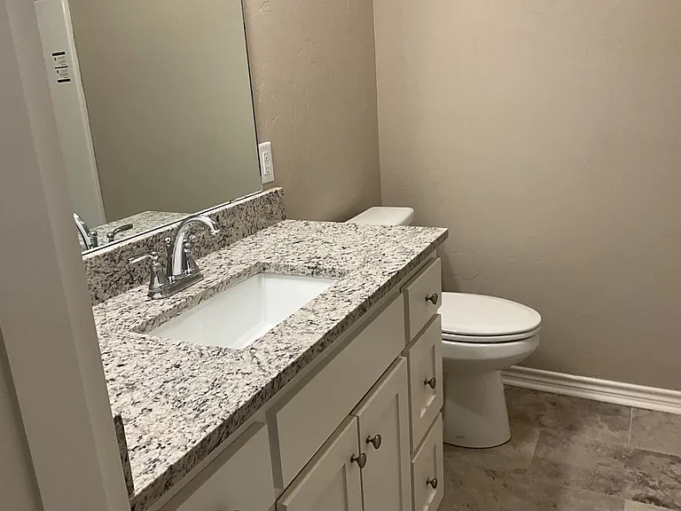 2103 Boston Dr — Photo 11