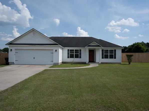 77 N Moody Dr, Ray City, GA 31645