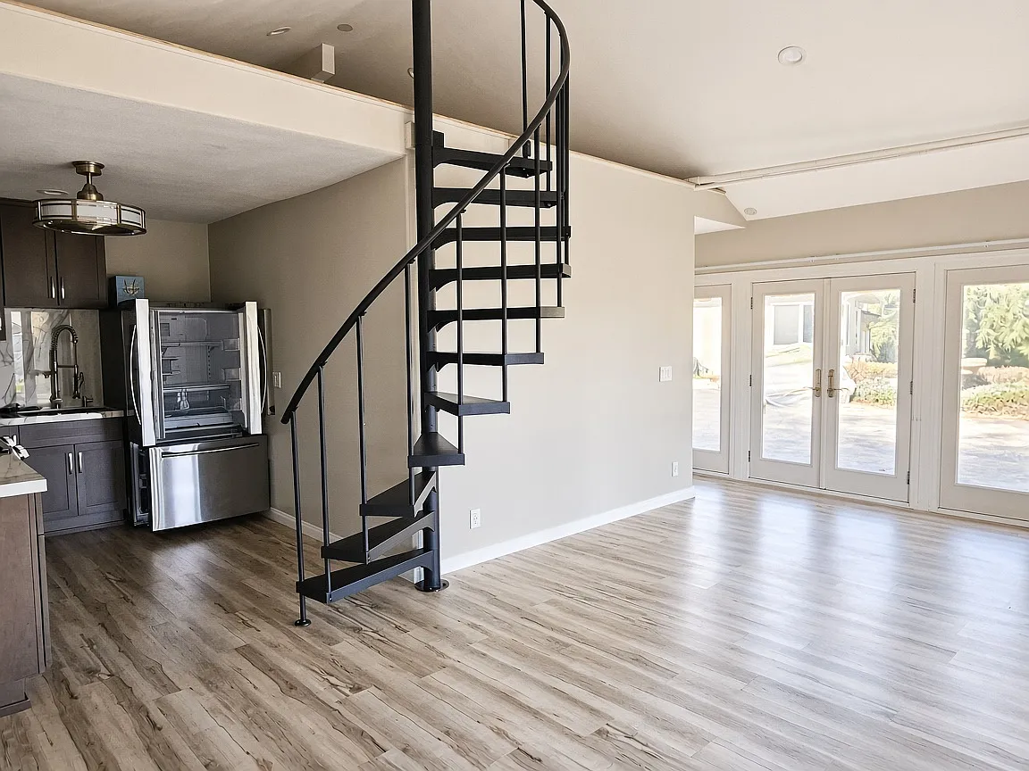 Studio, 500 sqft, $2,700 — Photo 1