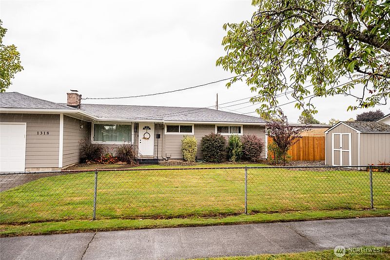 4th image of 1318 Midland Avenue