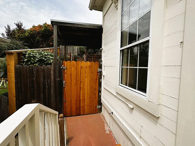 524 Western Ave — Photo 22
