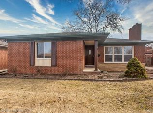 30508 Champine St, Saint Clair Shores, MI 48082