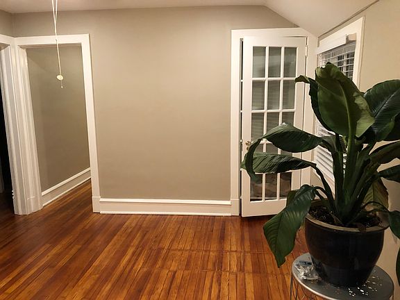 Hardword floors in spacious DR, LR, and front entrance.
