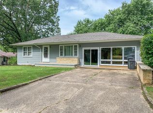 610 W School St, Crocker, MO 65452