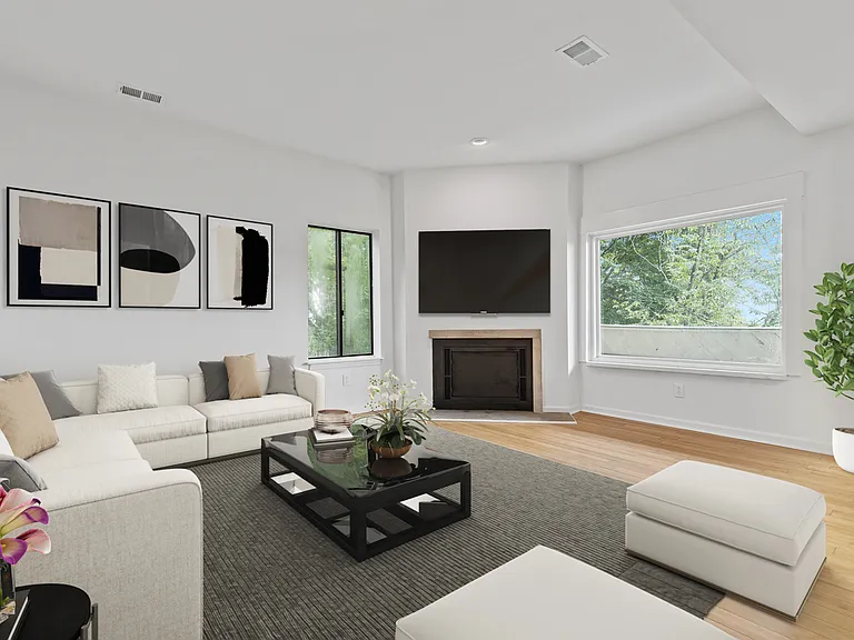 1914 University Ave #2 — Photo 2