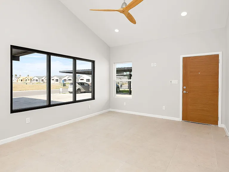 2701 Robin Rd — Photo 3