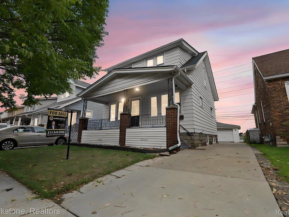 1st image of 4760 Curtis St