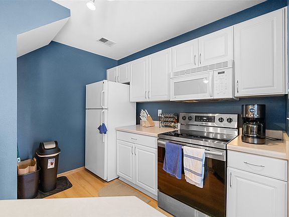 5th image of 18 Kings Mill Cir Unit 304