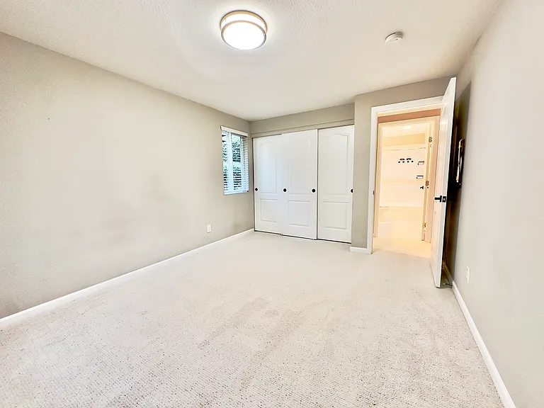 1011 156th Ave NE #C116 — Photo 20