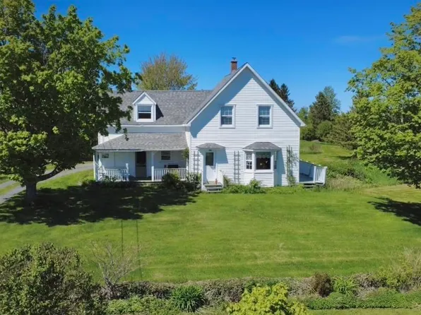 31 Macnaughton Rd, Pictou, NS B0K 1H0