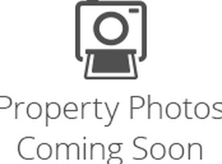 514 Windham Cove Dr, Crystal Lake, IL 60014