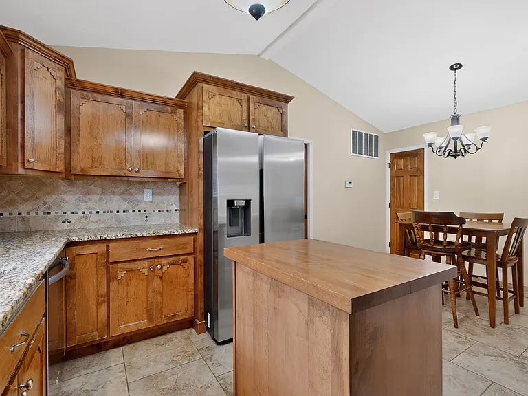 5612 Chelwood Park Blvd NE — Photo 14