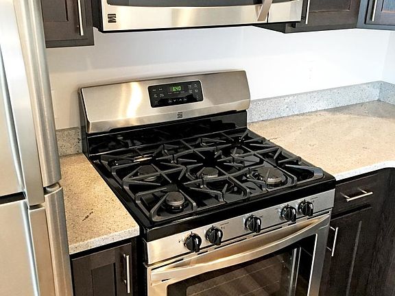 Stainless appliances + granite counters