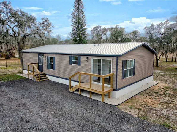 205 Oakwood Ln, Sebring, FL 33876