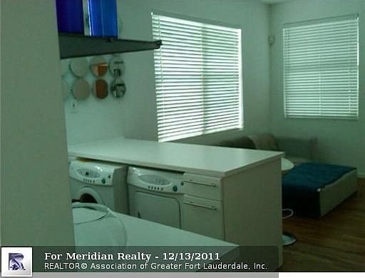 3rd image of 505 12th St APT 11