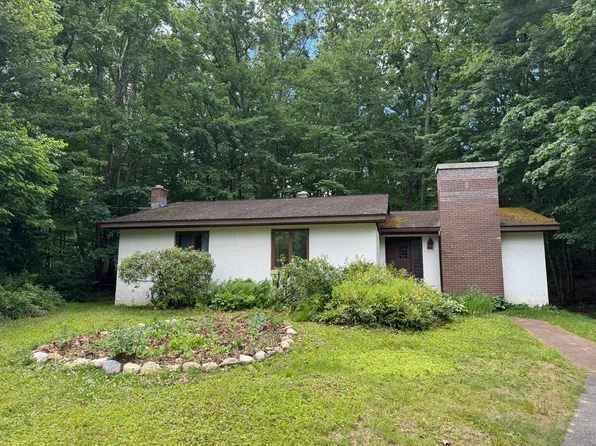 63 Golden Dr, Northampton, MA 01062