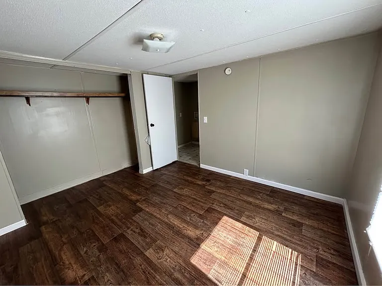 309 Reid Ct — Photo 2