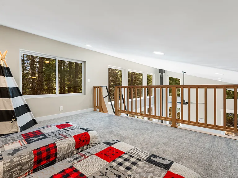 23 Byron Ln — Photo 13