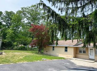 1601 W Lake Ave, Williamstown, NJ 08094