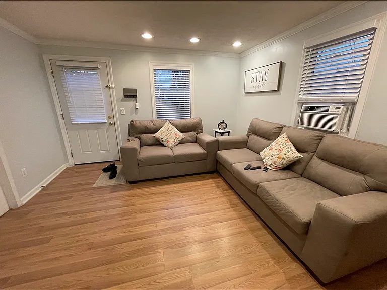 55 Vermont Dr — Photo 15