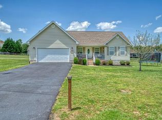 175 Rustling Oaks Dr, Sparta, TN 38583